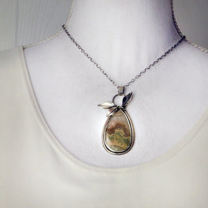 Prudent Man Plume Agate Botanical Necklace