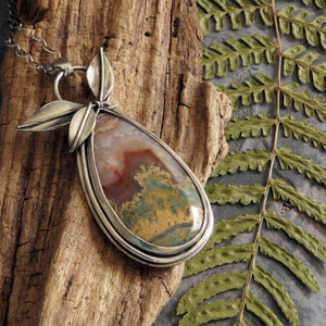 Prudent Man Plume Agate Botanical Necklace