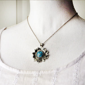 Kingman Spiderweb Turquoise Flower Pendant Necklace