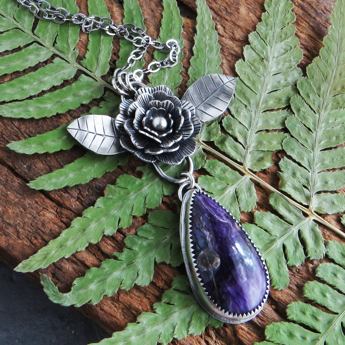 Purple Chariote Flower Necklace