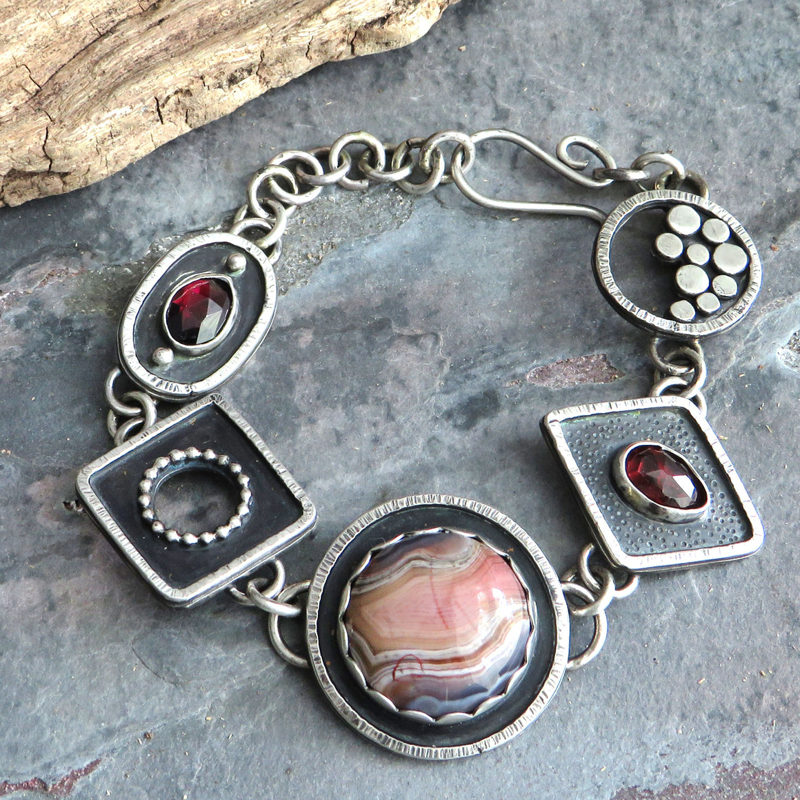 Laguna Lace Agate and Red Garnet Link Bracelet