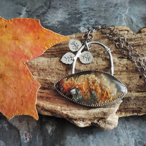 Aspen Leaves Arched Plume Agate Necklace