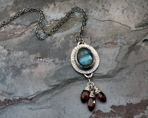 labradorite bezel pendant with red garnet