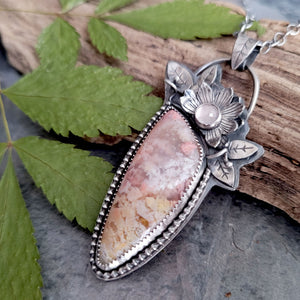 Feather Ridge Plume Agate and Rose Quartz Flower Necklace