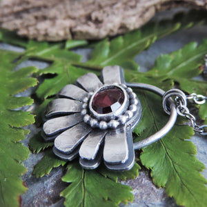 pink gemstone flower necklace
