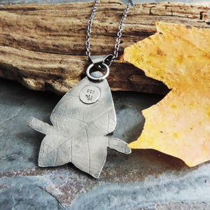 Aspen Leaves and Triangle Plume Agate Necklace