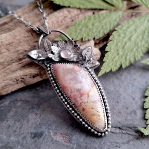 Feather Ridge Plume Agate and Rose Quartz Flower Necklace