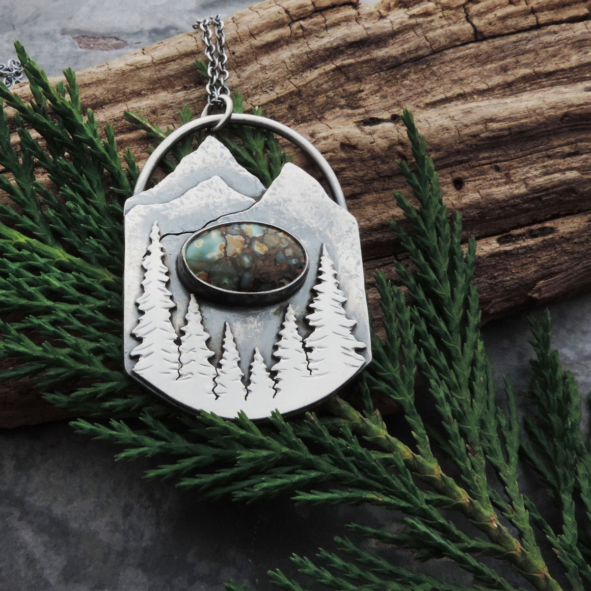 Mountain Peaks Pendant with Seven Dwarfs Turquoise