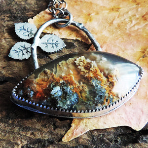 Aspen Leaves Arched Plume Agate Necklace